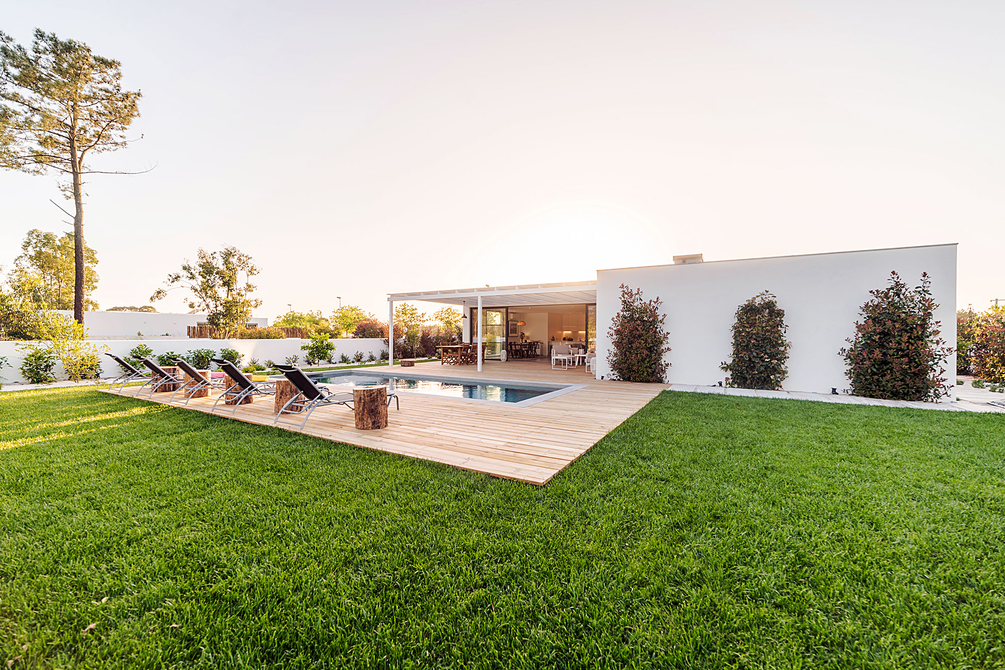 single-home-0009 Suburban semi-detached house